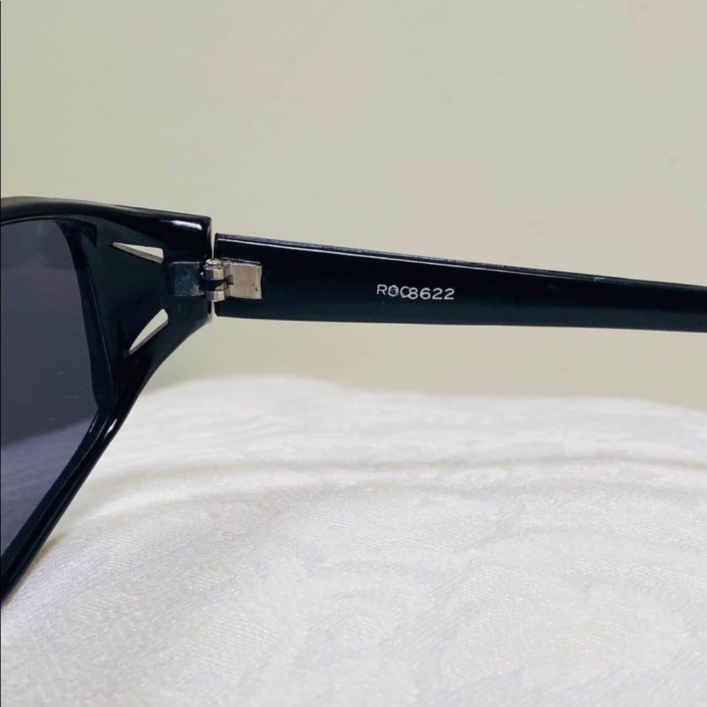 Vintage 90's Black & Pink Wrap-Around Sunglasses | Perfect Condition - Picture 4 of 9
